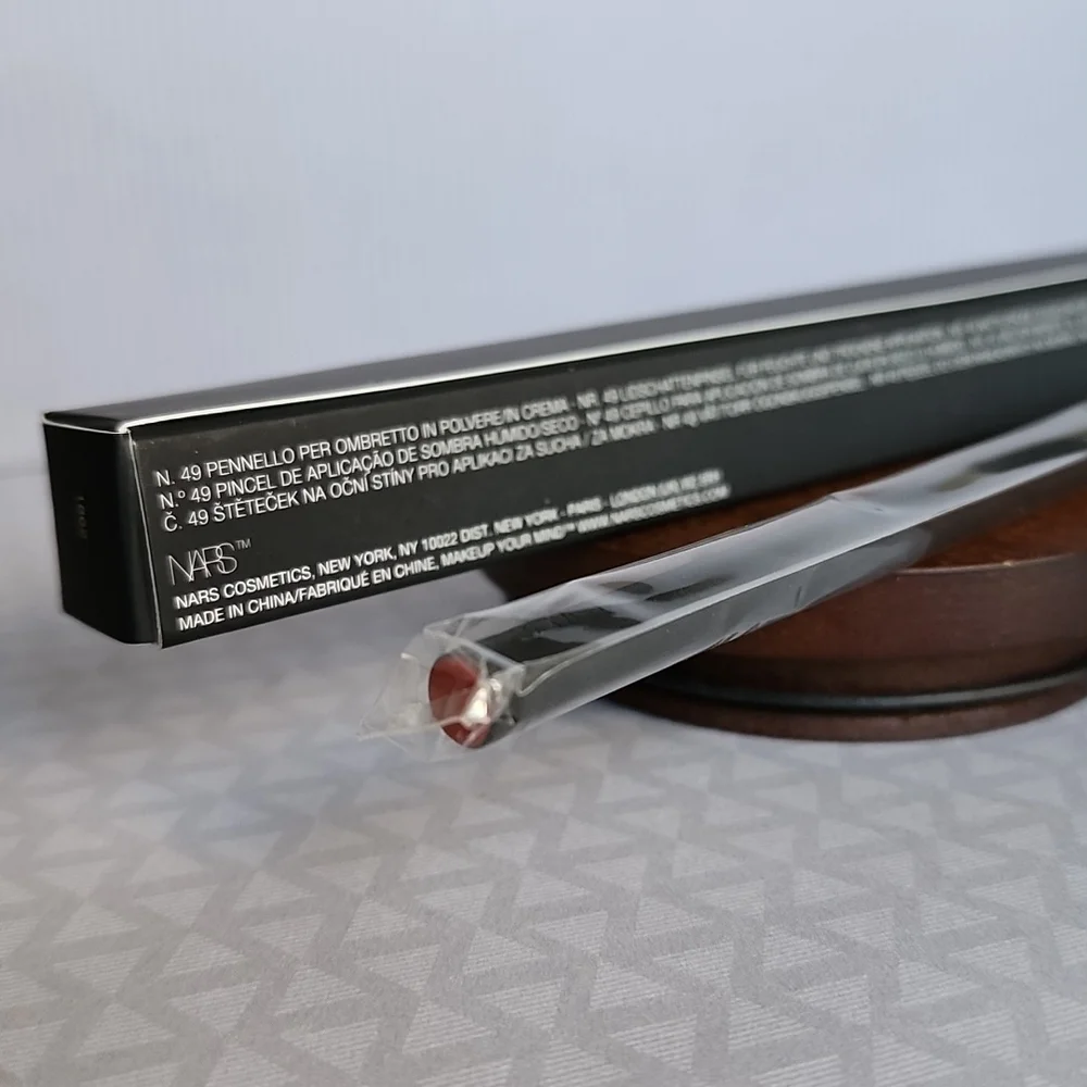 NARS # 49 Wet Dry Eyeshsdow Brush
